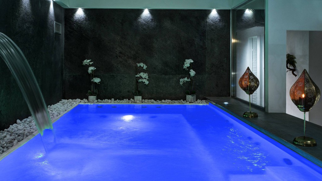 Opera-Relax-&-Wellness-Roma-PISCINA-BLU-2a